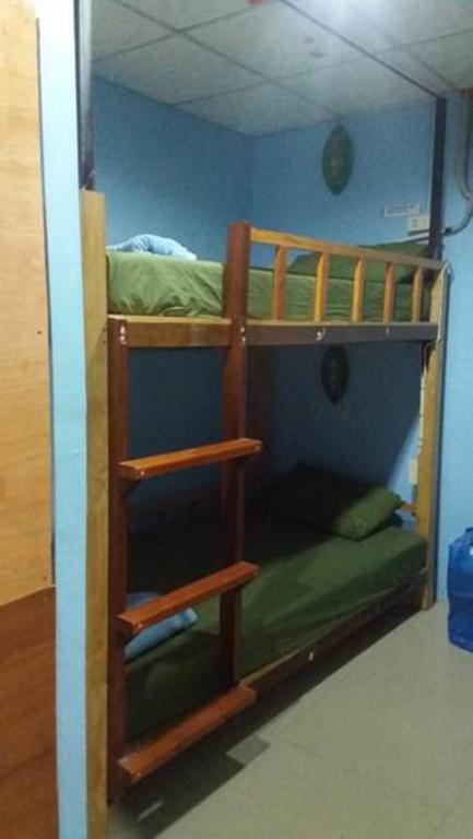 Rest Inn Dormitory Guesthouse Bangkok Exterior photo